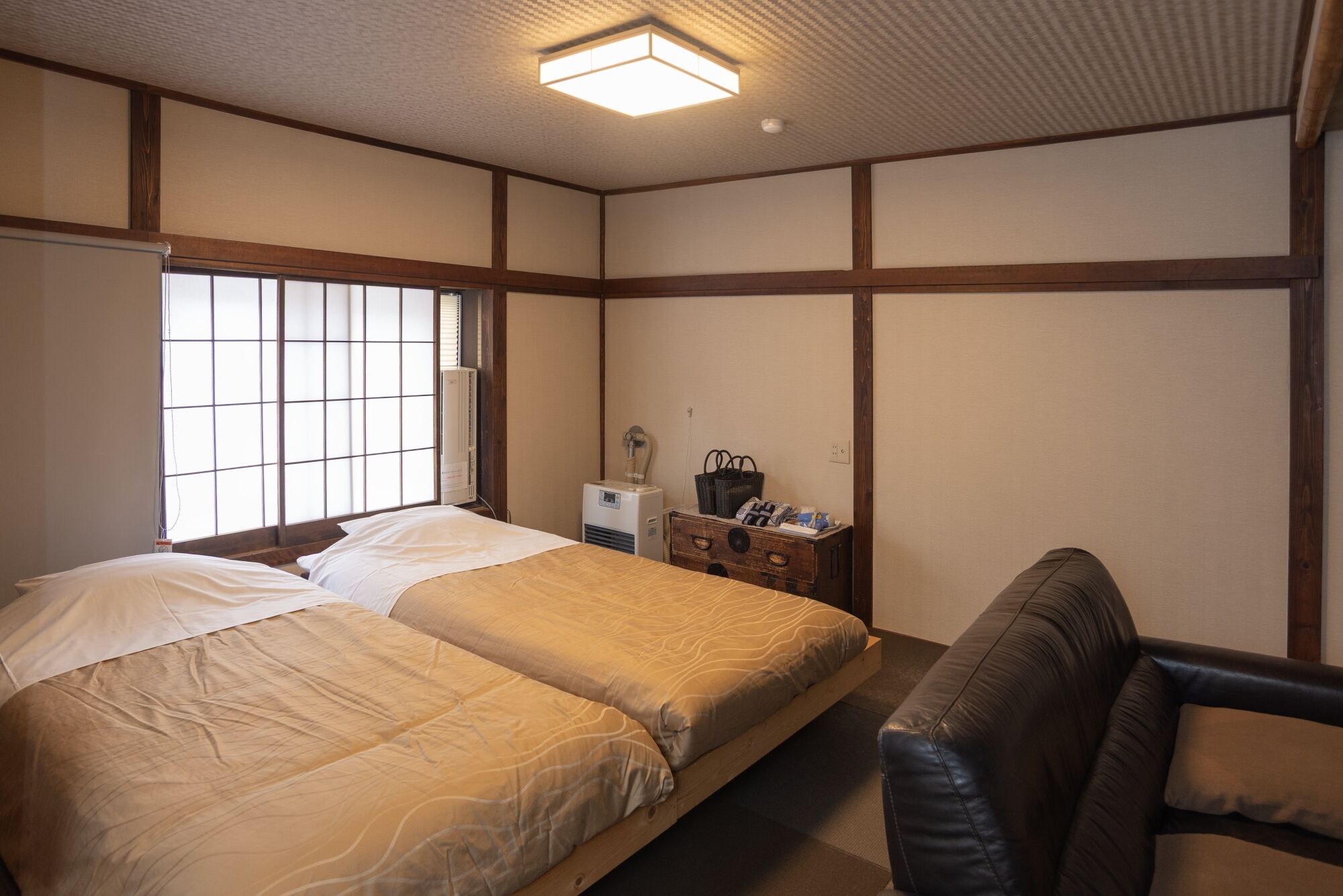 Cozy Twin Room with Shower, Non Smoking | WiFi (free), bed sheets