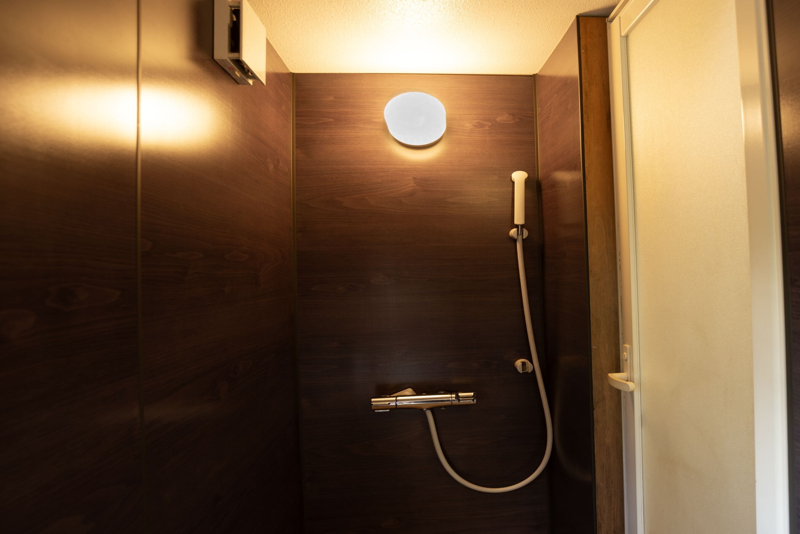 Type B Twin Room with Shower and Hot Spring, Non Smoking | Bathroom | Free toiletries, hair dryer, slippers, electronic bidet