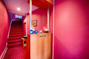 Reception hall - Akdeniz Hotel (Istanbul)