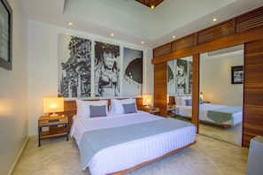 Vila, 2 quartos, piscina particular | 2 quartos, cofres nos quartos, escrivaninha, quartos à prova de som