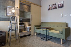 Habitación Deluxe doble (B) | Ropa de cama de alta calidad, wifi gratis, ropa de cama