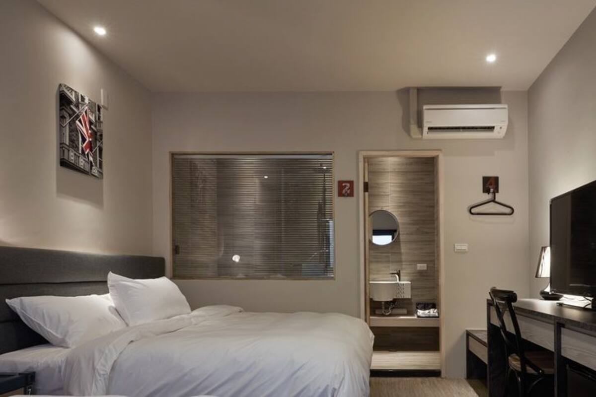 Deluxe Double Room (A) | Premium bedding, WiFi (free), bed sheets
