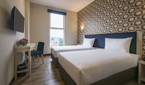 In-room safe, soundproofing, free WiFi, bed sheets - Hotel 88 Kedungsari by WH (Surabaya)