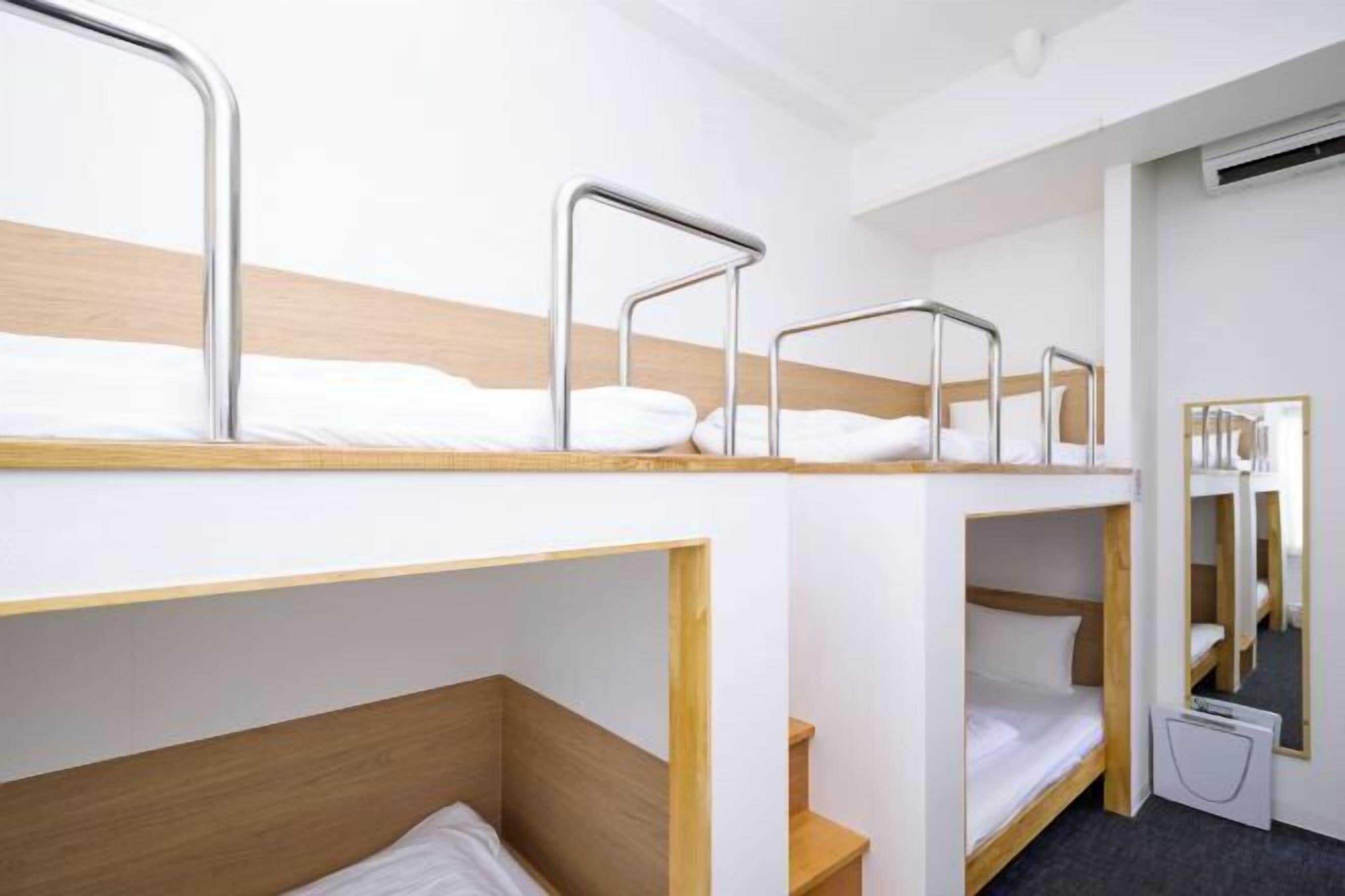 암막 커튼, 무료 WiFi, 침대 시트