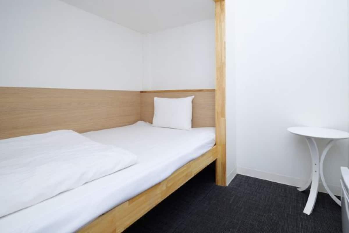 Blackout curtains, free WiFi, bed sheets