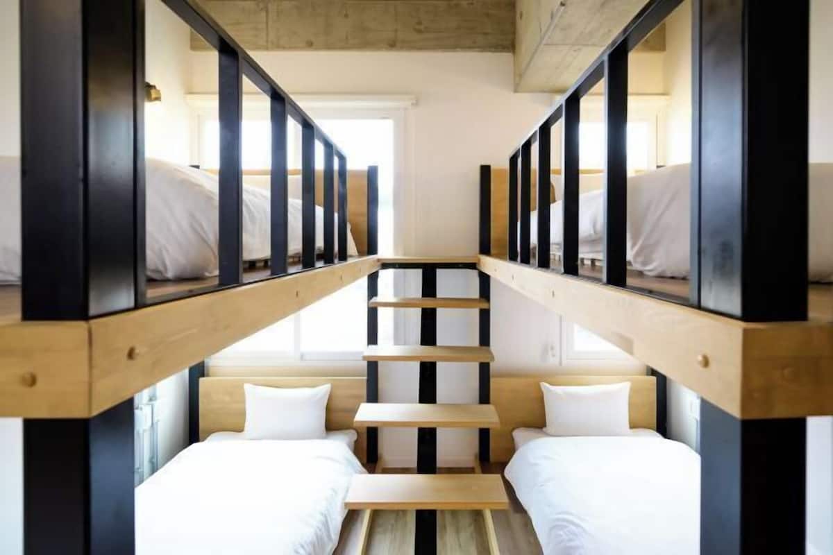 Blackout drapes, free WiFi, bed sheets