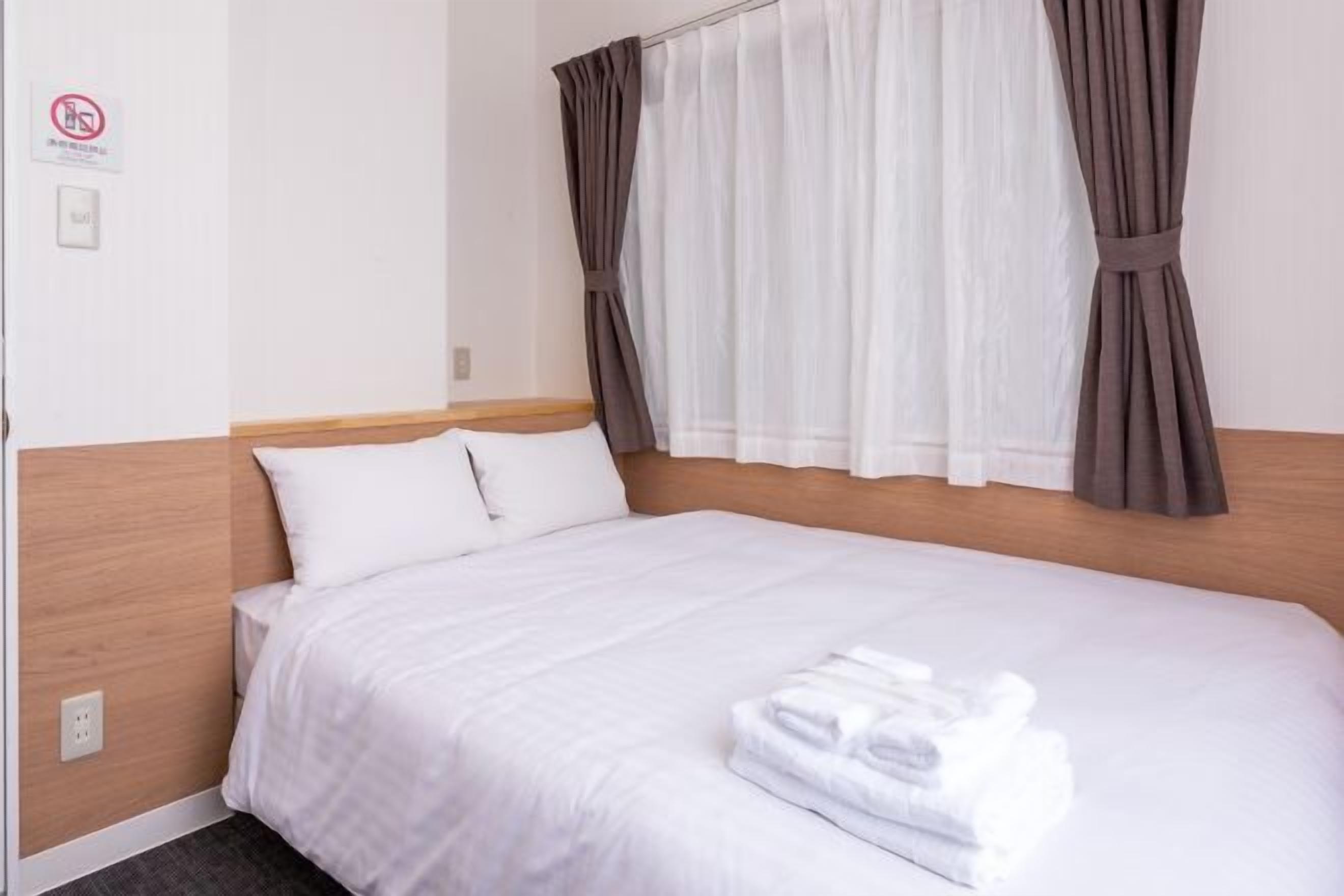 암막 커튼, 무료 WiFi, 침대 시트