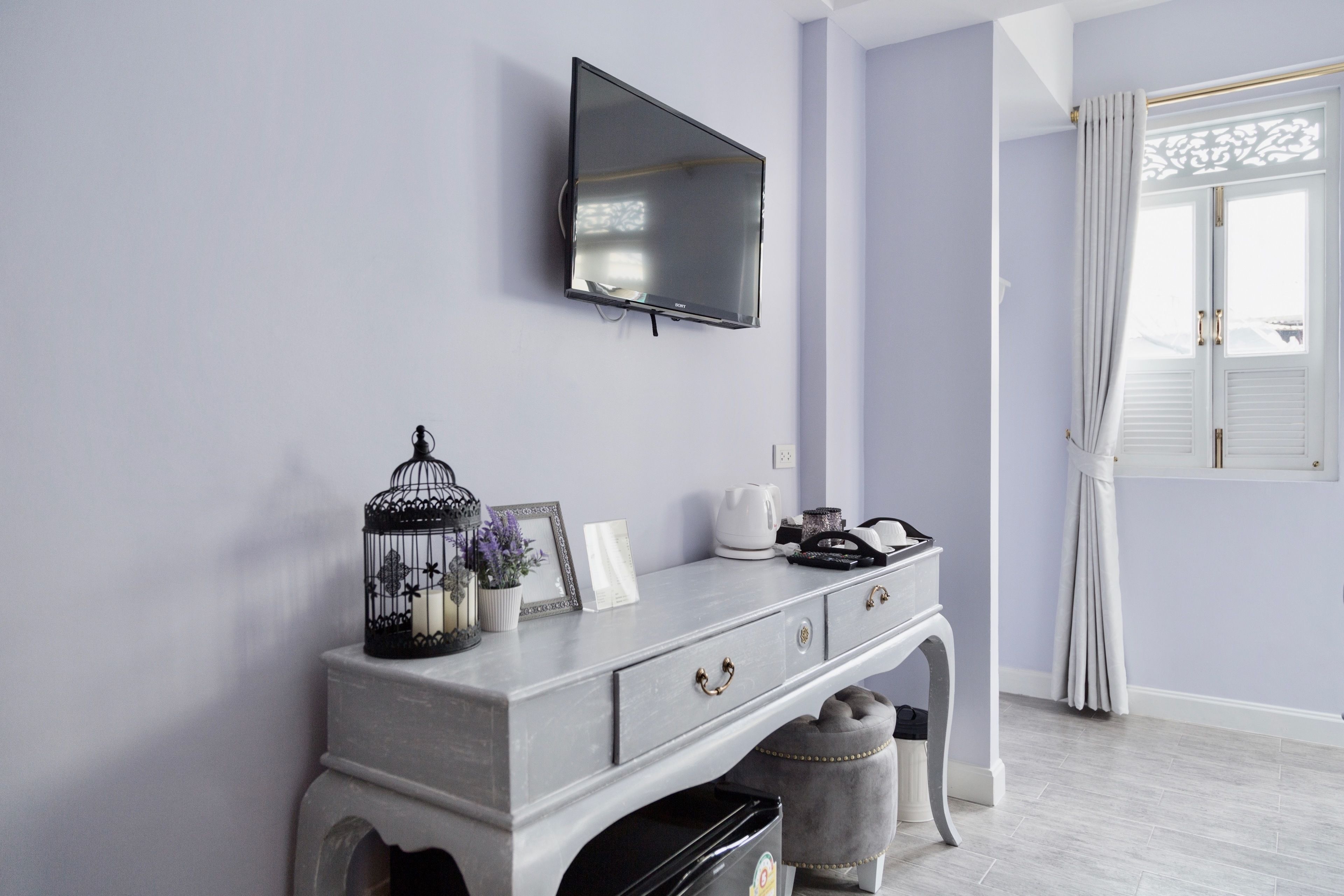 deluxe double bed  | coffee and/or coffee maker