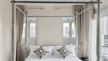 Suite | Desk, blackout curtains, free WiFi, bed sheets