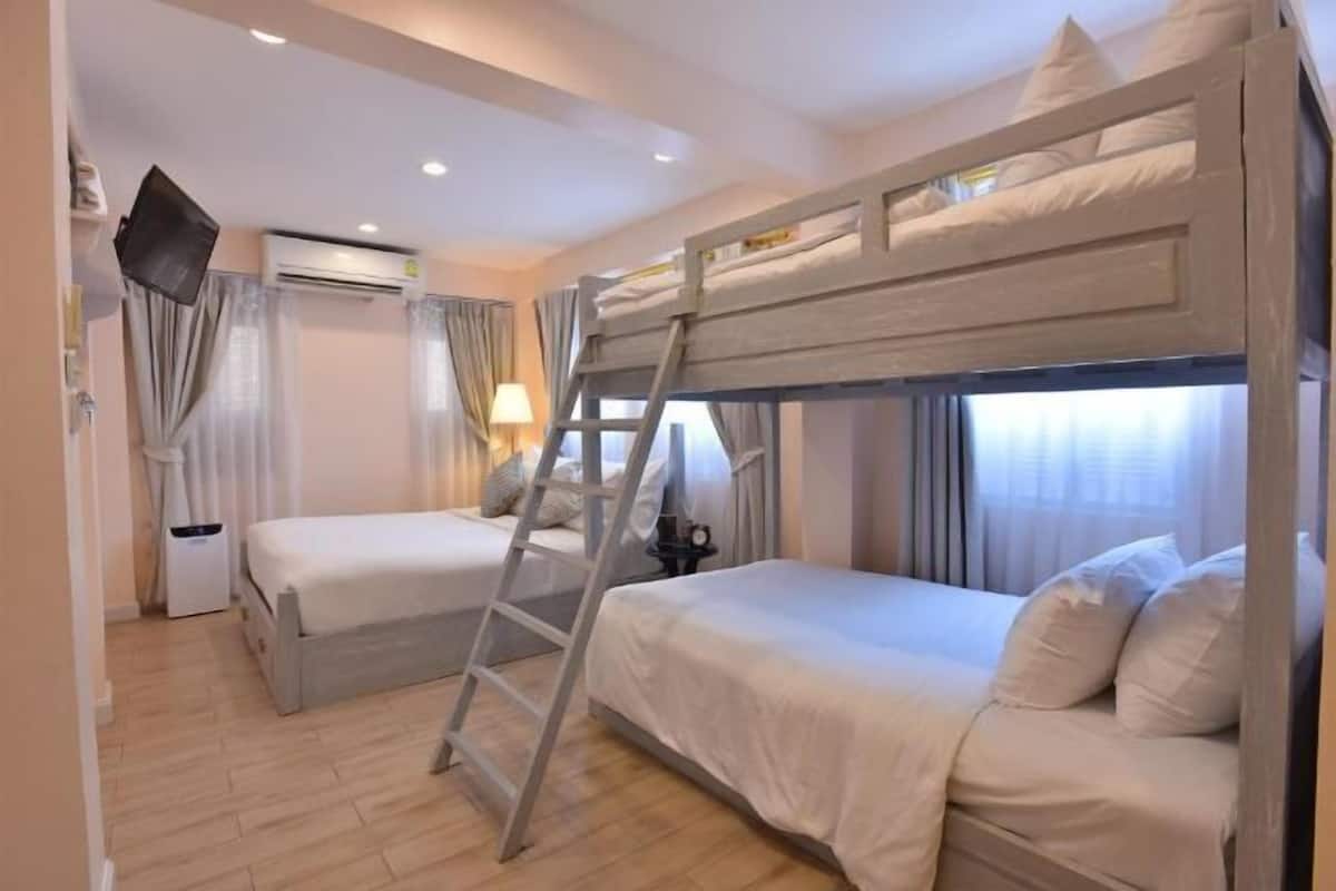 Desk, blackout curtains, free WiFi, bed sheets