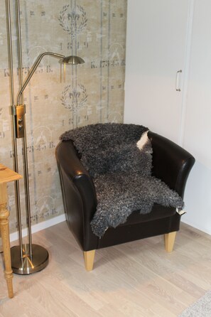 标准双床房, 1 间卧室, 公共浴室 | 特色装修、特色家居、办公桌、免费 WiFi