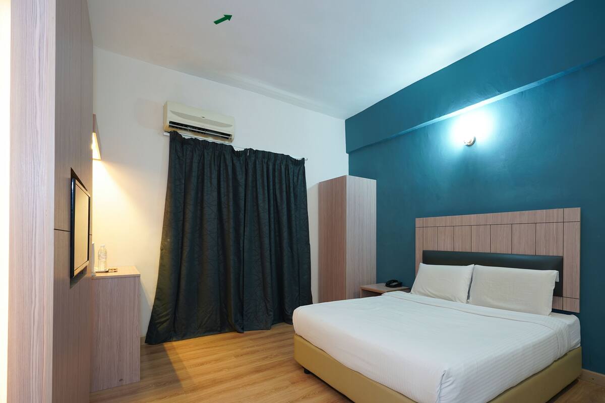 Chambre Double Deluxe | Bureau, fer et planche à repasser, Wi-Fi gratuit, draps fournis