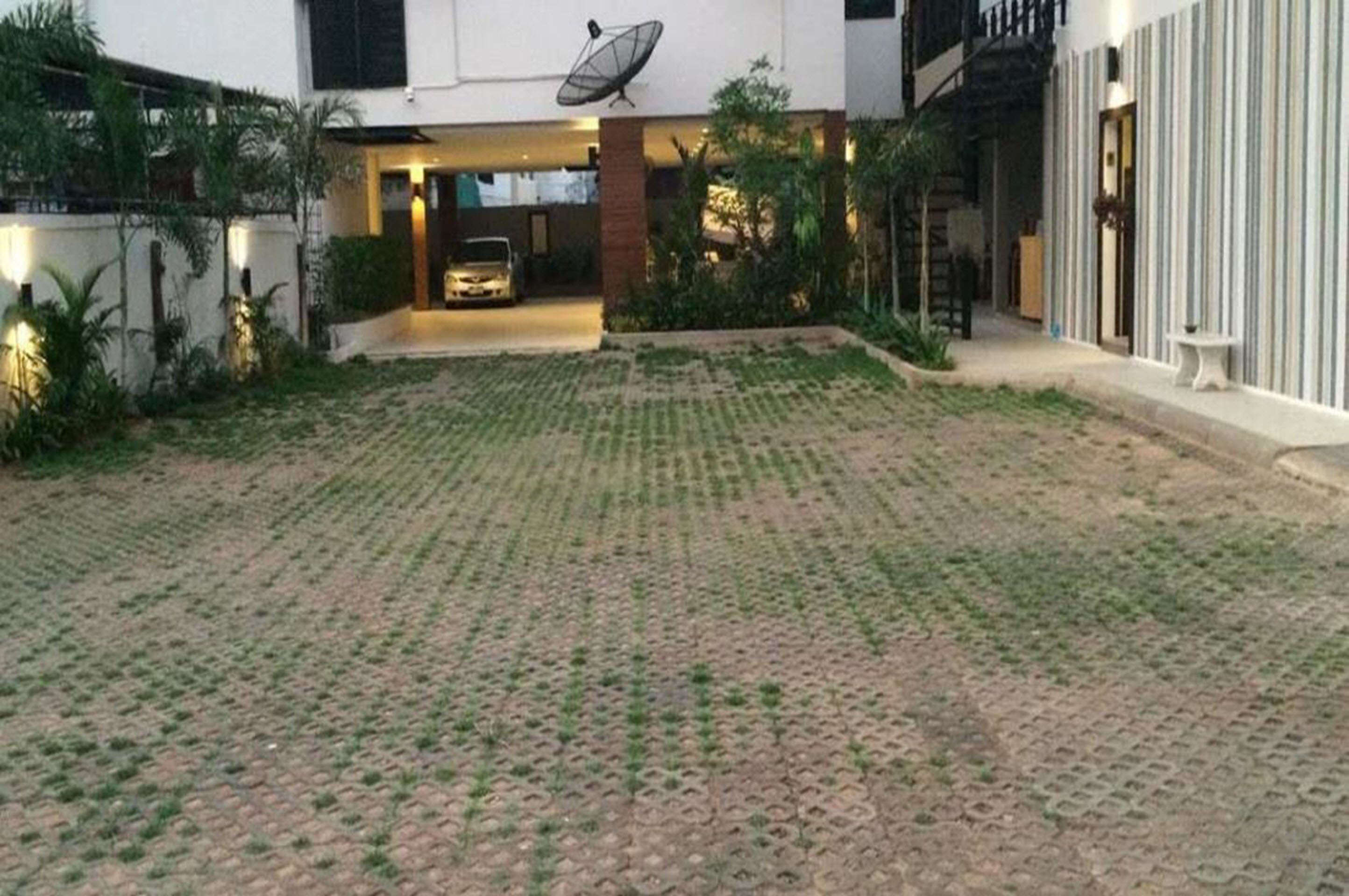 ที่จอดรถ