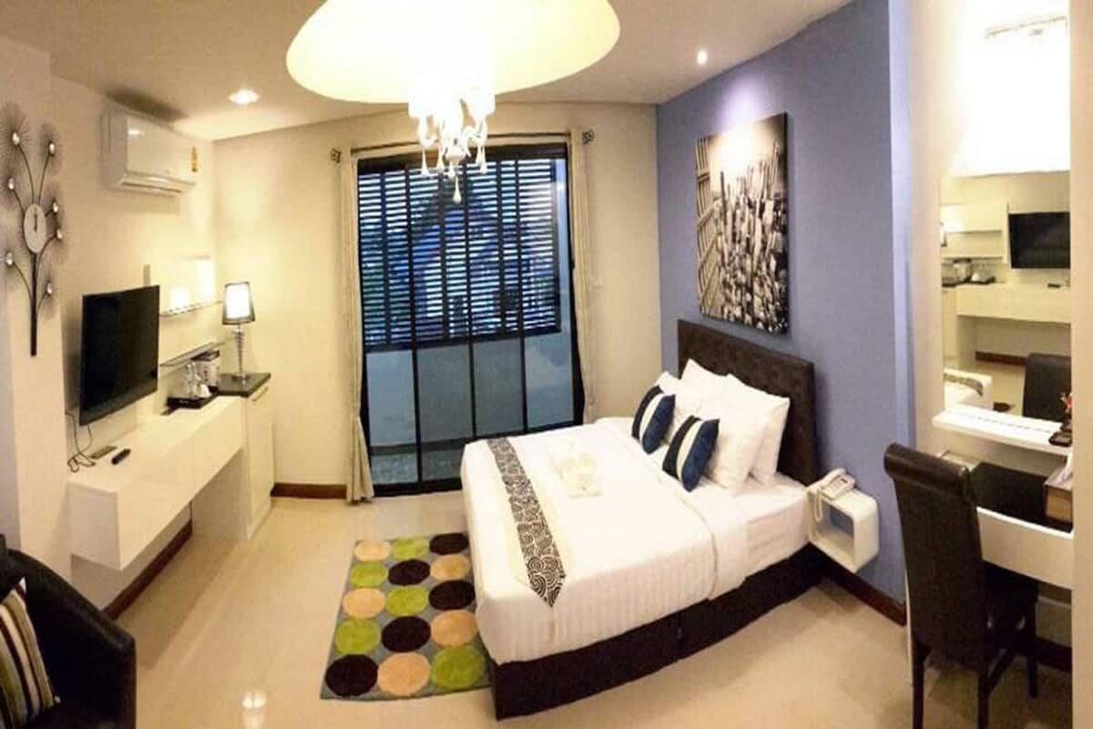 titanium room | 1 bedroom, free wifi, bed sheets