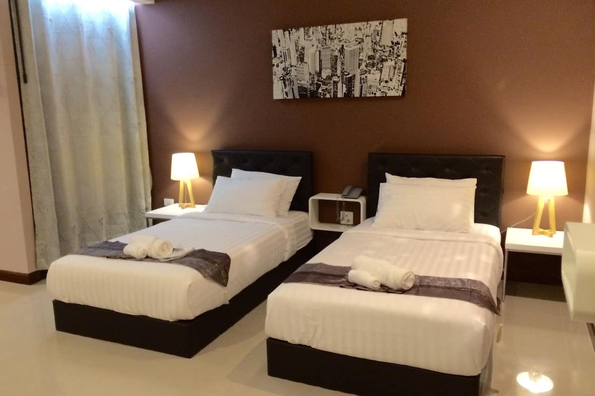 gold room, twin | 1 bedroom, free wifi, bed sheets
