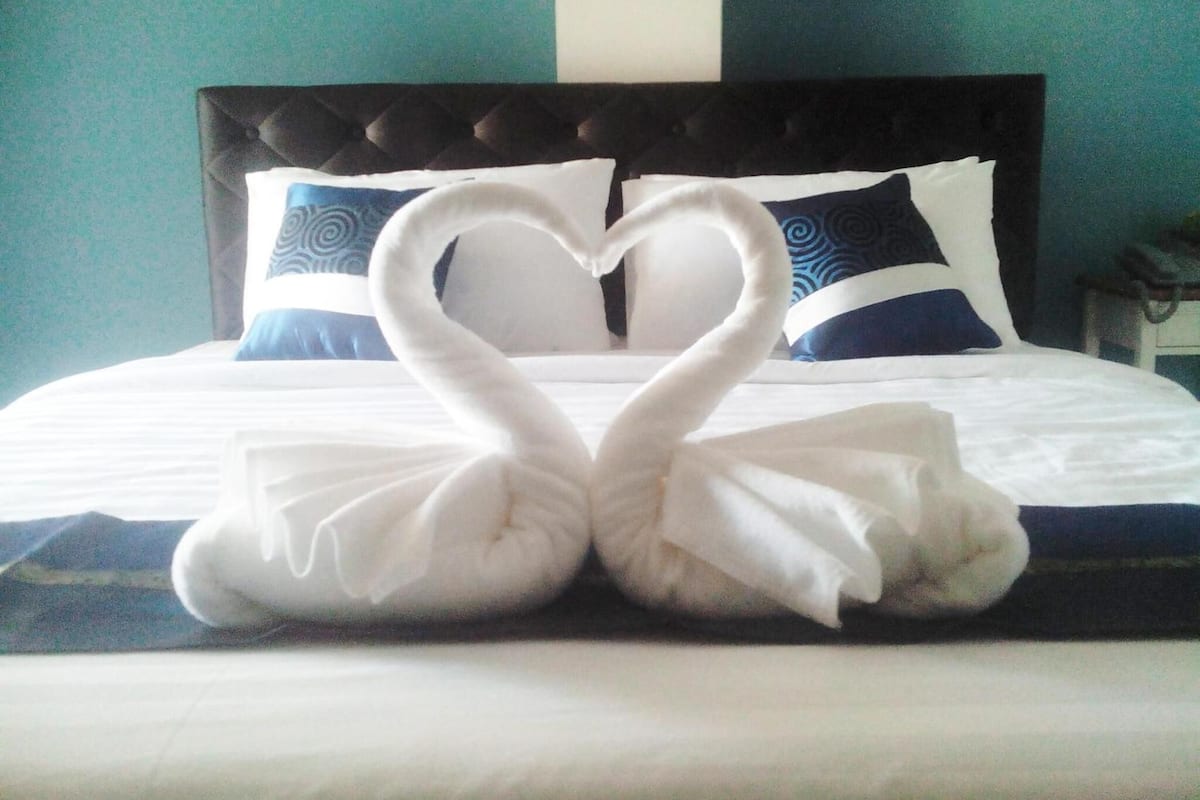1 bedroom, free wifi, bed sheets
