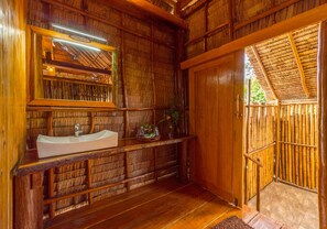 Bathroom sink - Royal Retreat Resort (Koh Rong Sanloem)