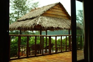 In-room safe, desk, free WiFi - Royal Retreat Resort (Koh Rong Sanloem)