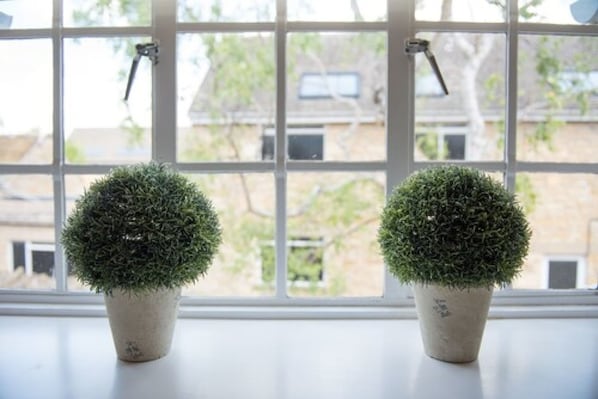 Standard Double Room, 1 Bedroom (Deer) | Premium bedding, desk, iron/ironing board, free WiFi - The Lodge at Broadway (Broadway)