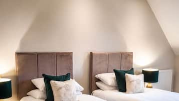 Luxury Room (Hare) | Premium bedding, desk, iron/ironing board, free WiFi