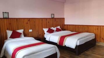 Basic Double or Twin Room | Desk, laptop workspace, iron/ironing board, free WiFi