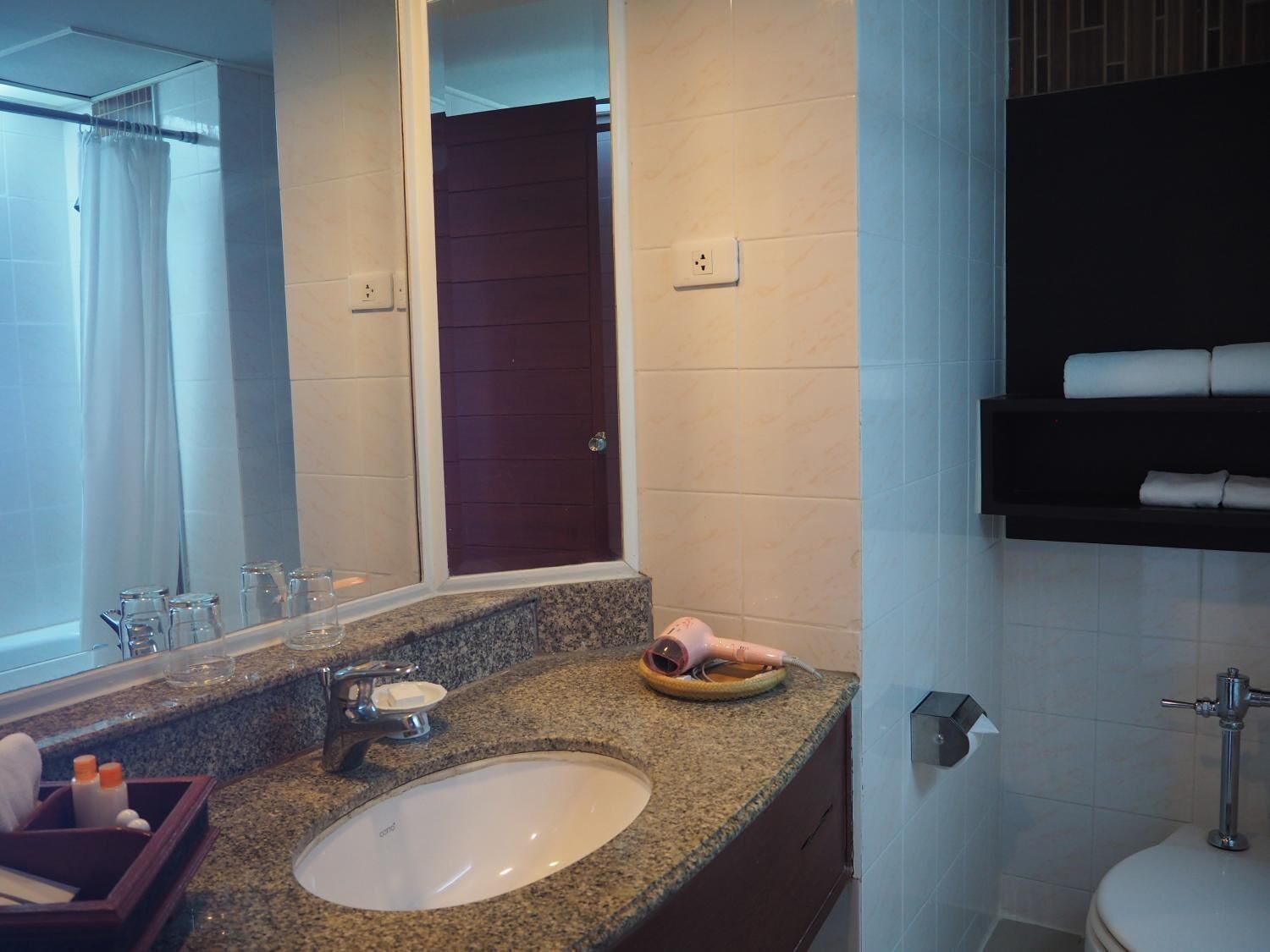 combined shower/bathtub, deep-soaking bathtub, designer toiletries