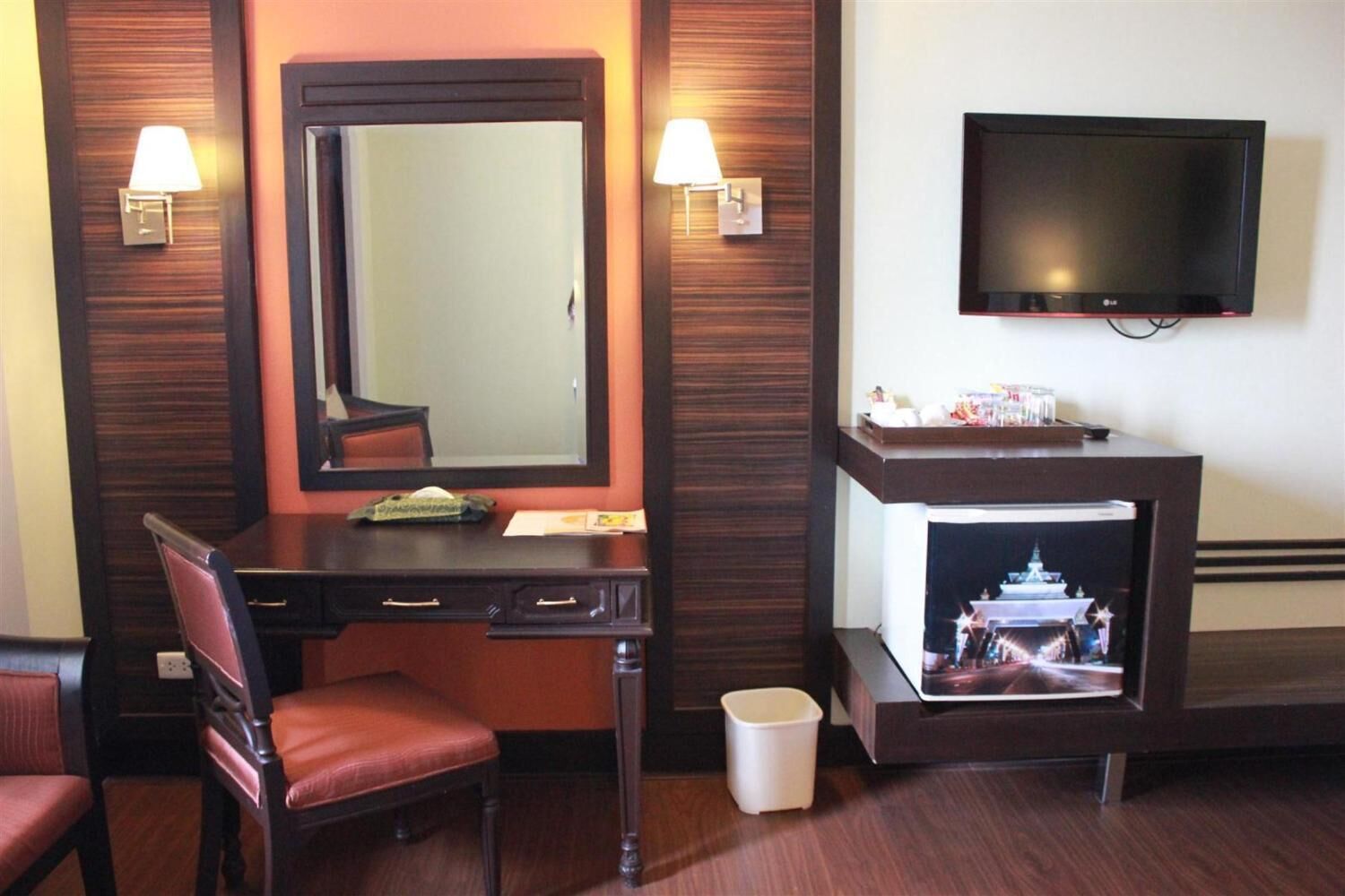 minibar, in-room safe, desk, blackout curtains