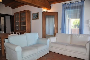 Villa, 3 Schlafzimmer | Wohnzimmer | Fernseher, Kamin