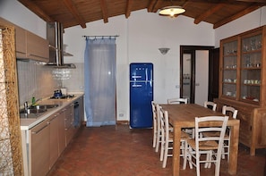 Villa, 6 Bedrooms | Private kitchen | Full-sized fridge, microwave, oven, stovetop - Villa Isuledda Beach 6 (San Teodoro)