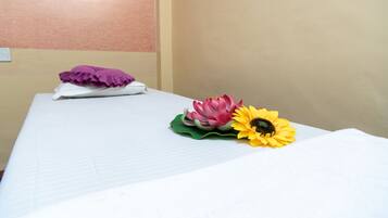 Couples treatment room(s), Turkish bath/hammam, body treatments