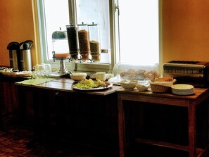Daily buffet breakfast for a fee - Kathmandu Garden Home (Kathmandu)