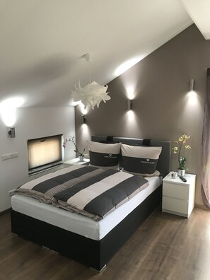 Comfort trippelrum | Skrivbord, extrasängar och gratis wi-fi