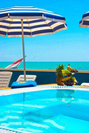 Bain à remous extérieur