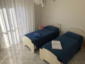 Apartment, 2 Bedrooms | Minibar, in-room safe, desk, free WiFi - Hotel Holiday (Martinsicuro)