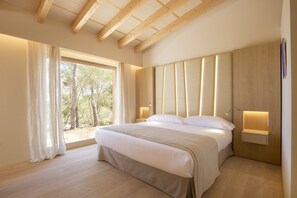 1 bedroom, premium bedding, memory foam beds, minibar