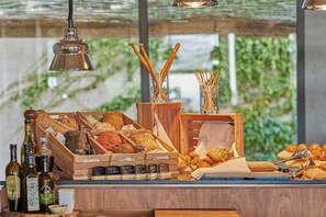 Desayuno bufé gratuito y diario