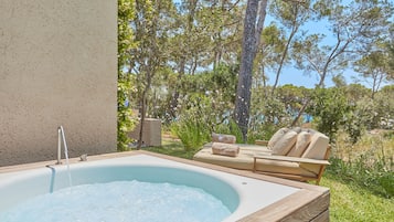 Jetted tub