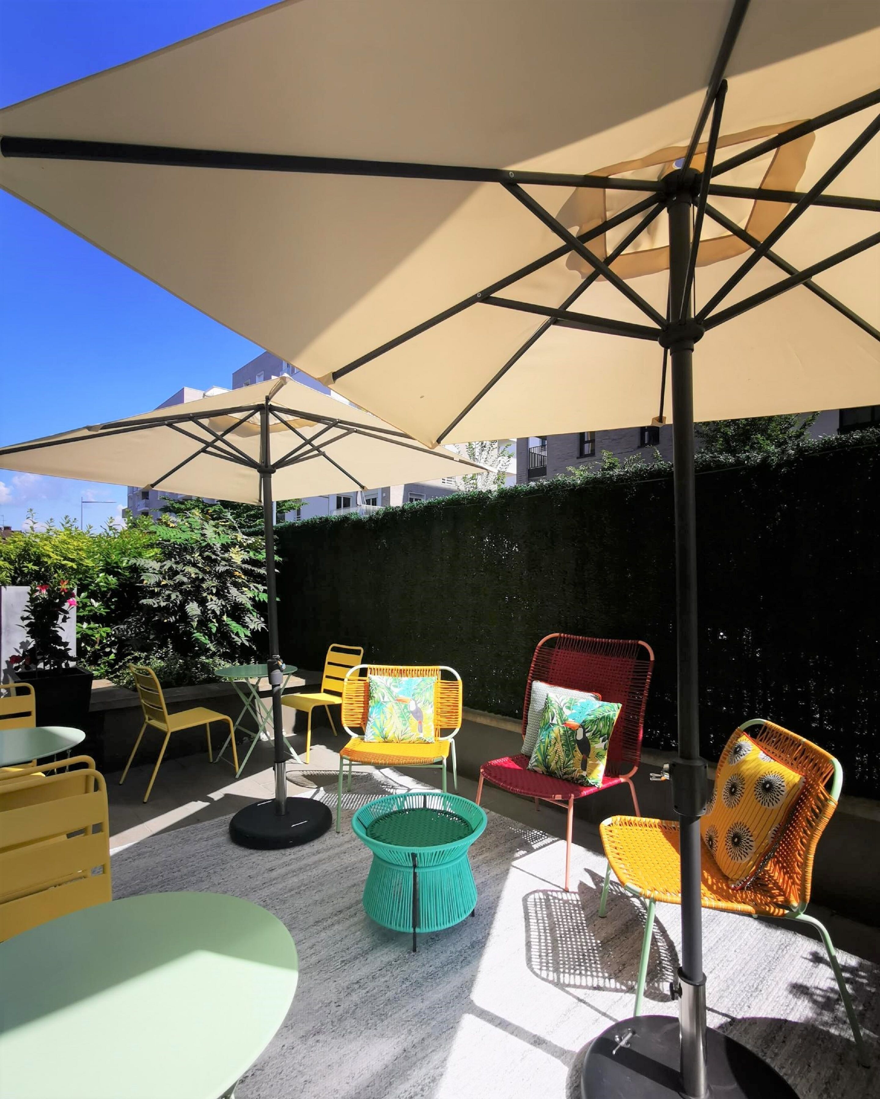 Daily buffet breakfast (EUR 17 per person)