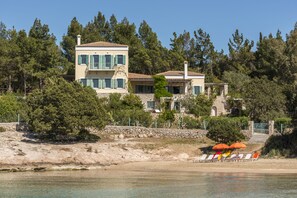 Front of property - Electra Beachfront Villa (Ermionida)
