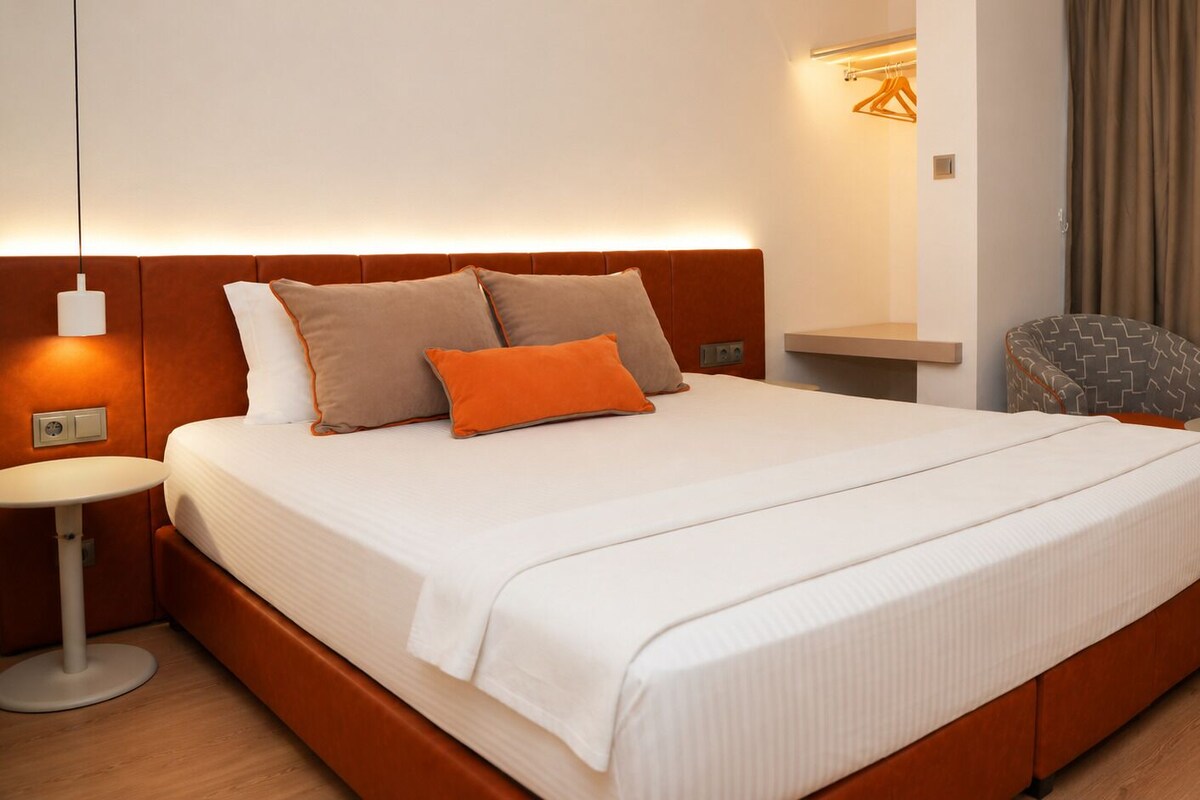 Minibar, desk, soundproofing, free WiFi