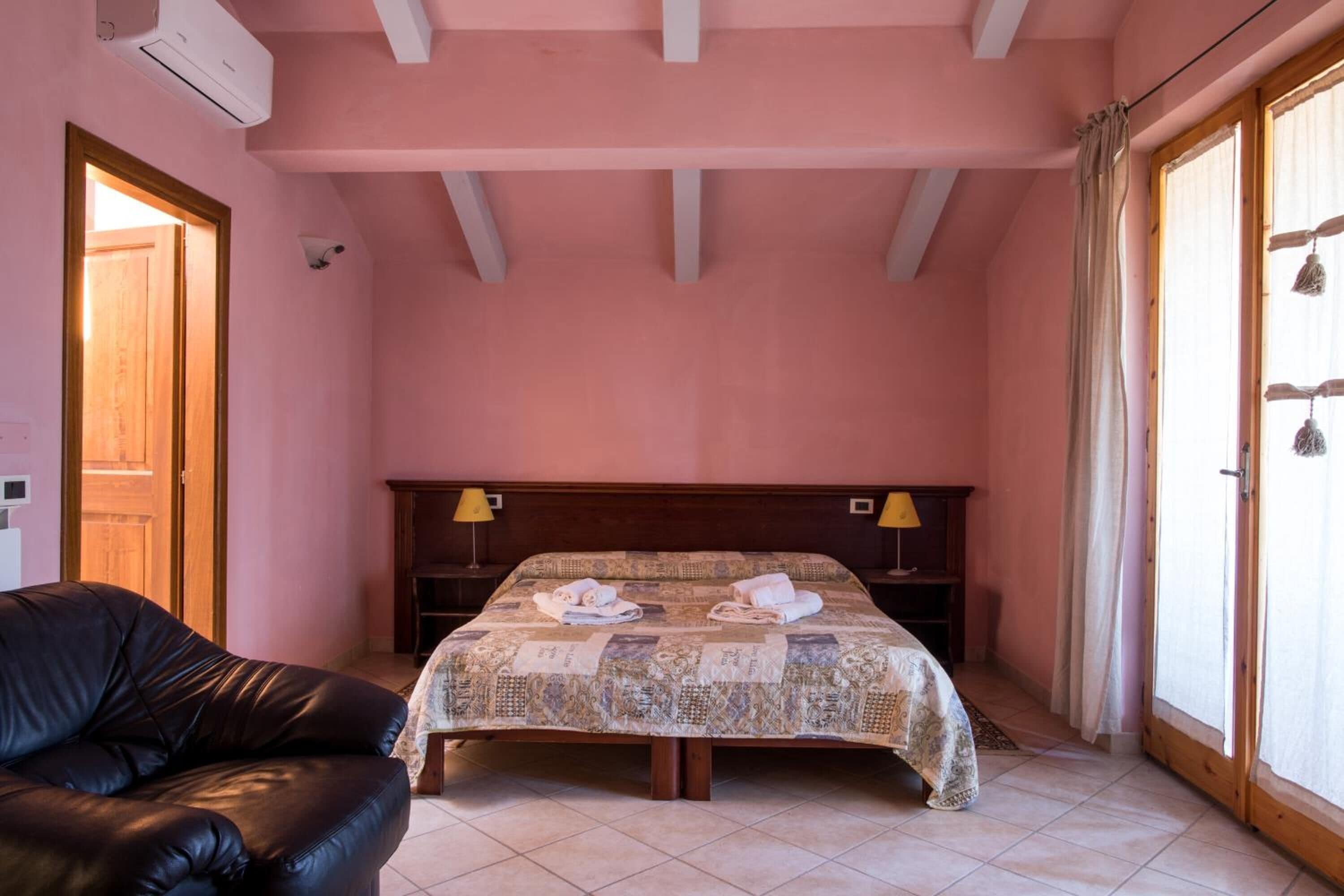 1 dormitorio, caja fuerte, escritorio