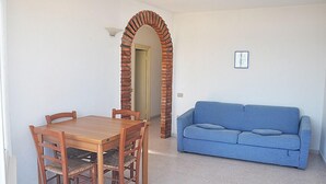 Appartement, 2 slaapkamers, uitzicht op zee | Woonruimte