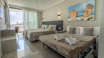 豪華四人房, 泳池景觀 (2 extra beds, 4 adults) | 1 間臥室、迷你吧、獨特裝潢、布置獨特