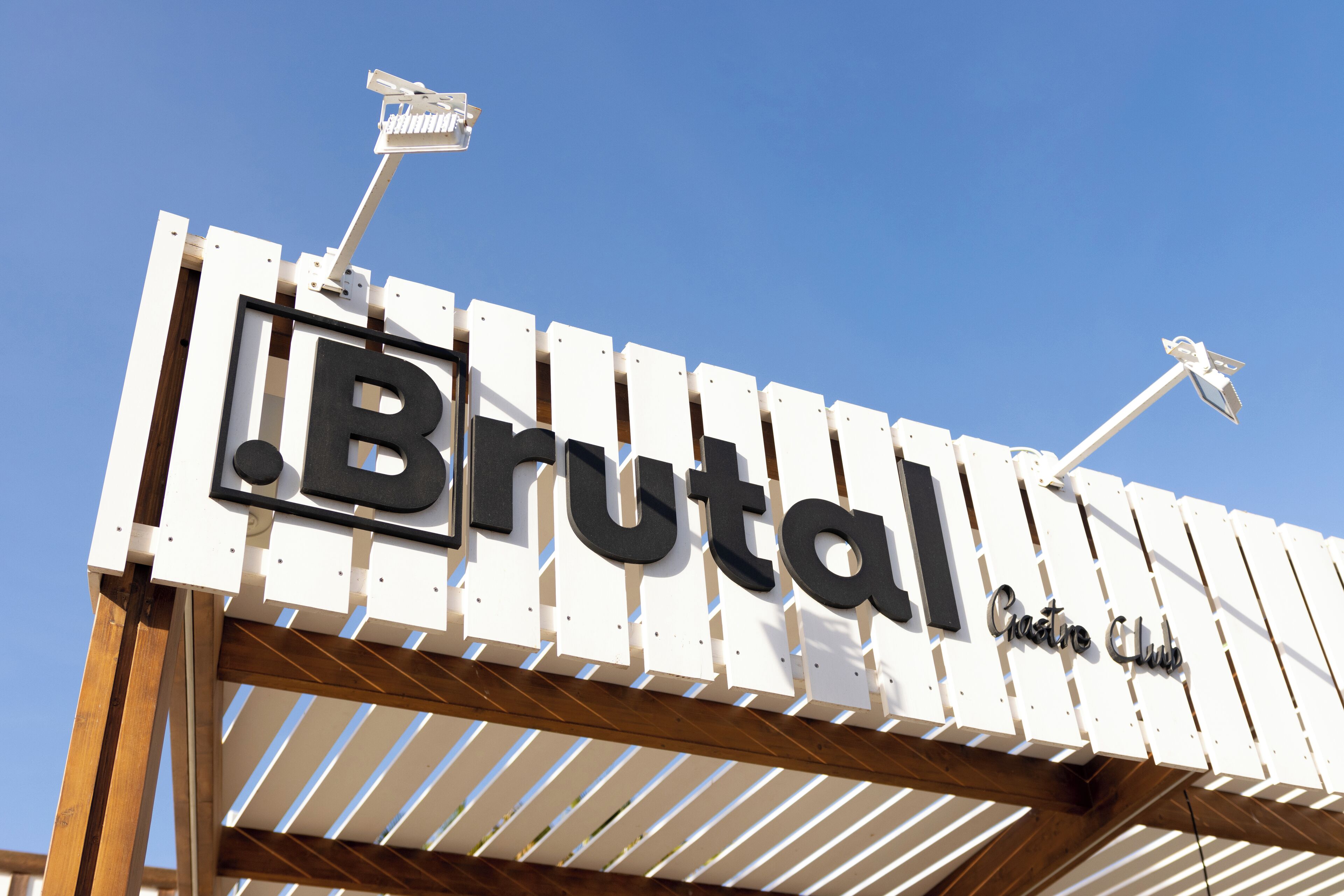 breakfast, lunch and dinner served