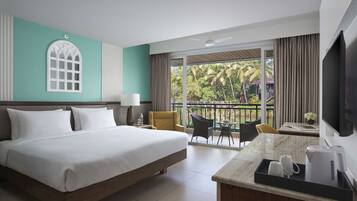 Escritorio, sistema de insonorización y wifi gratis