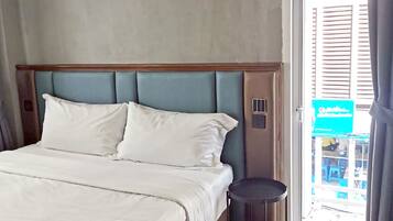 Desk, blackout drapes, free WiFi, bed sheets