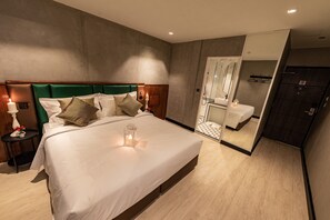Kamar Double Deluks, kamar mandi pribadi | Meja kerja, tirai kedap cahaya, Wi-Fi gratis, dan seprai linen