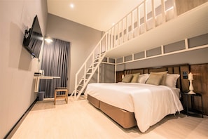Family Triple Room, Private Bathroom | Desk, blackout drapes, free WiFi, bed sheets - Narawad Boutique Hotel (Bangkok)