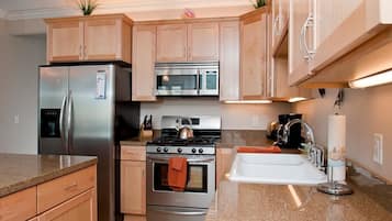 Condo, 2 Bedrooms, Ocean View, Beachfront | Private kitchen | Fridge, microwave, oven, stovetop