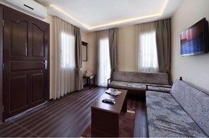 Apartment, 1 Schlafzimmer | Wohnbereich | LCD-Fernseher